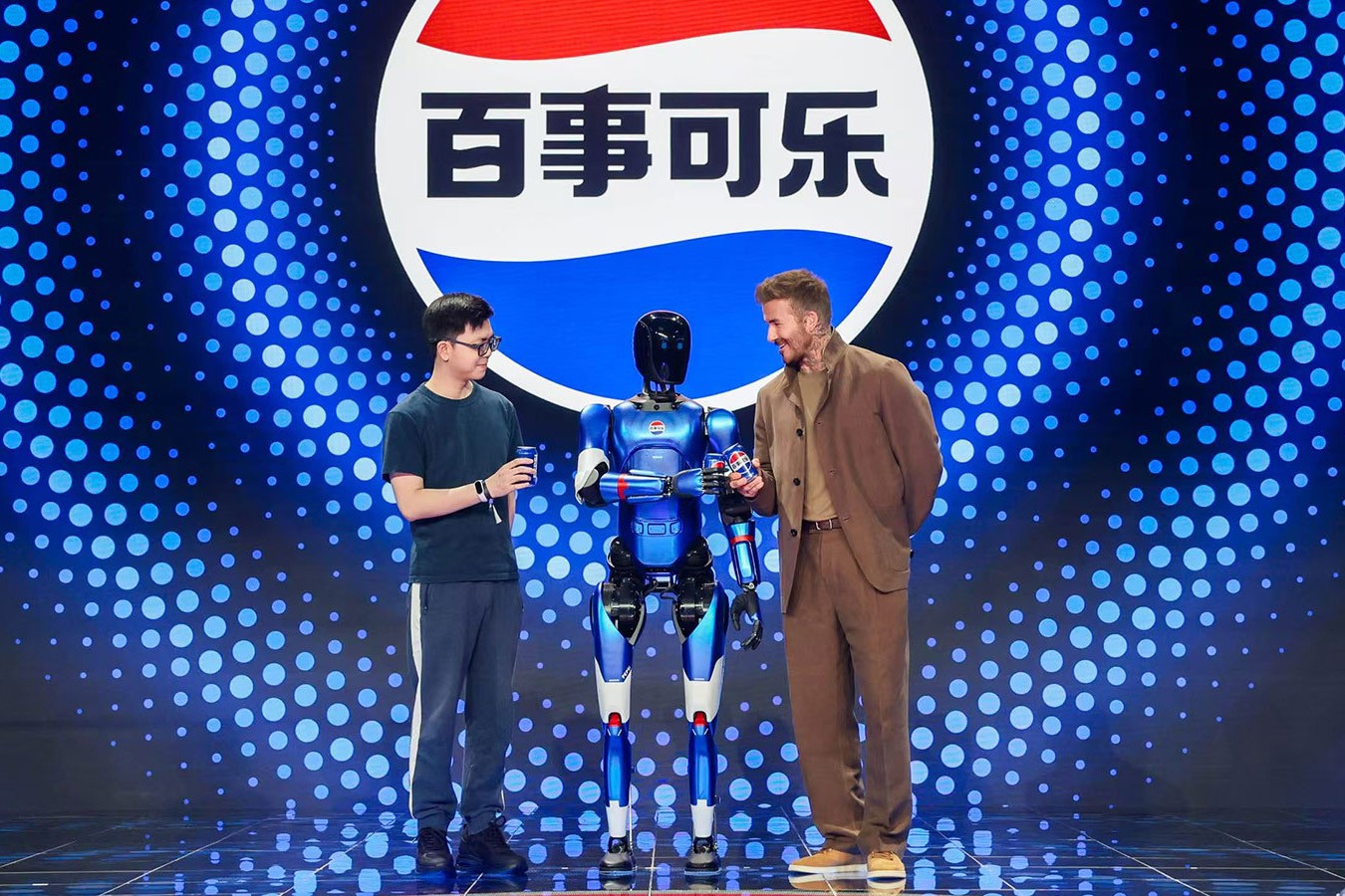 ok138cn太阳集团机器人携手百事中国共创“百事蓝宝” 共燃渴望新章